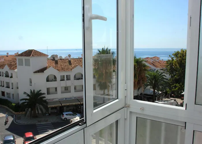 Nerja Gaviota Holidays Piscina Y Playa